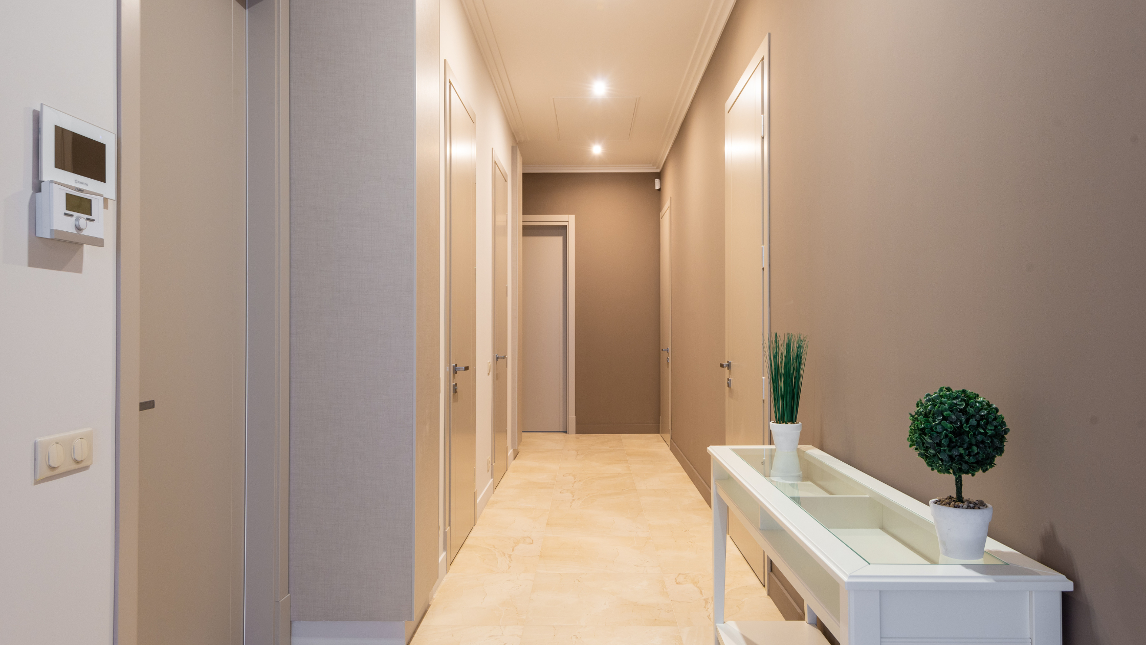 Transitional Color Ideas For Your Hallways